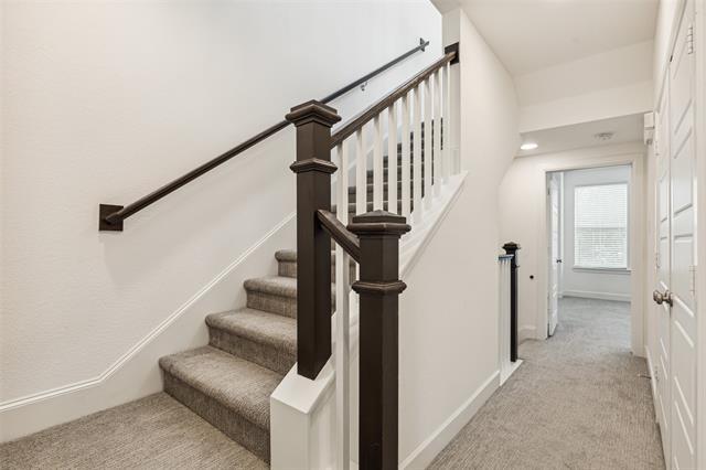 Building Photo - 750 High Garden Pl