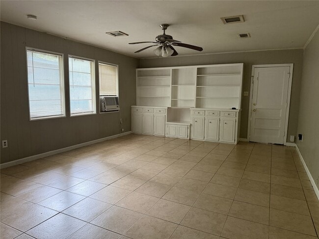 Building Photo - 5764 Cessna Dr