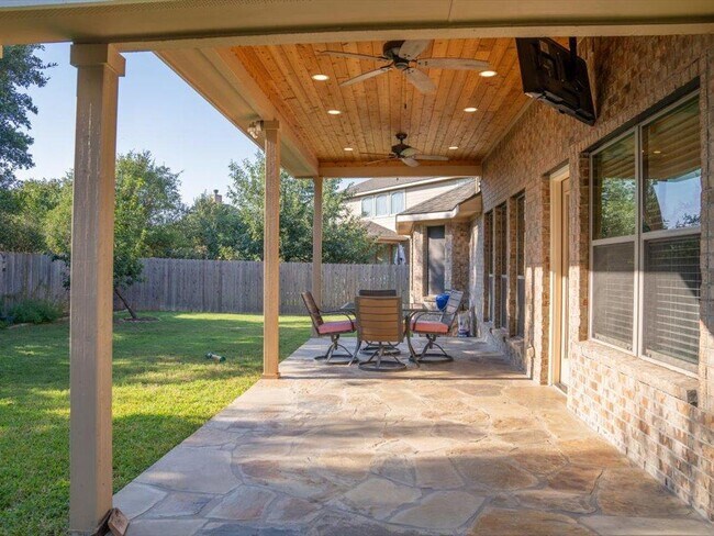 Building Photo - 26618 Camden Chase