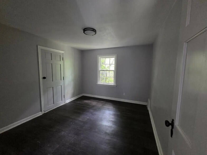 Building Photo - 2061 Staunton Rd