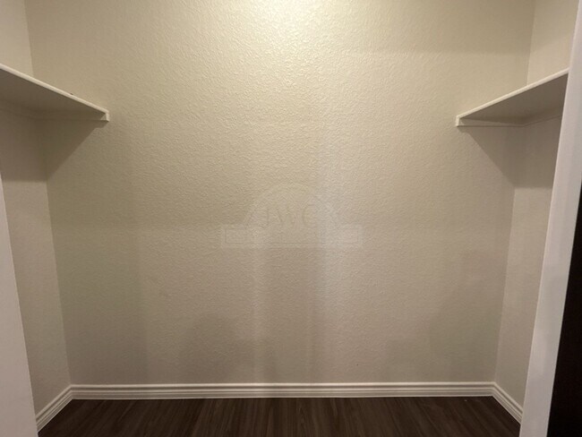 Building Photo - 5112 Rose Gdn Lp