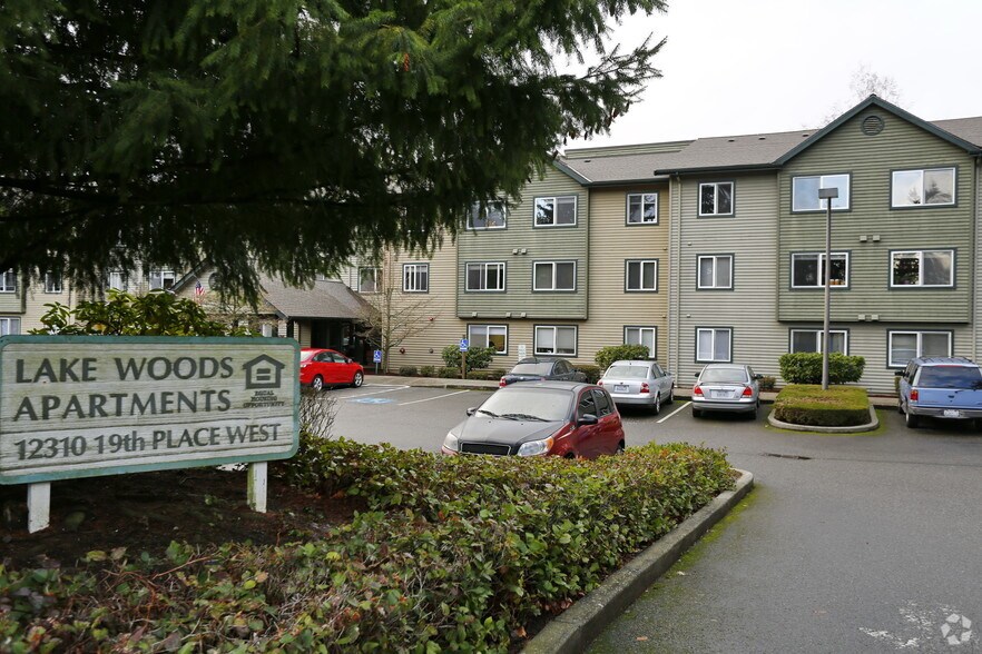 Primary Photo - Lake Woods II Senior Apartments