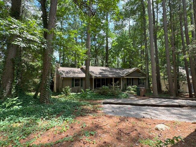 Building Photo - 285 High Meadow Dr