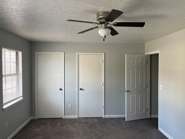 Building Photo - Cozy 3 Bedroom 2 Bathroom Townhouse