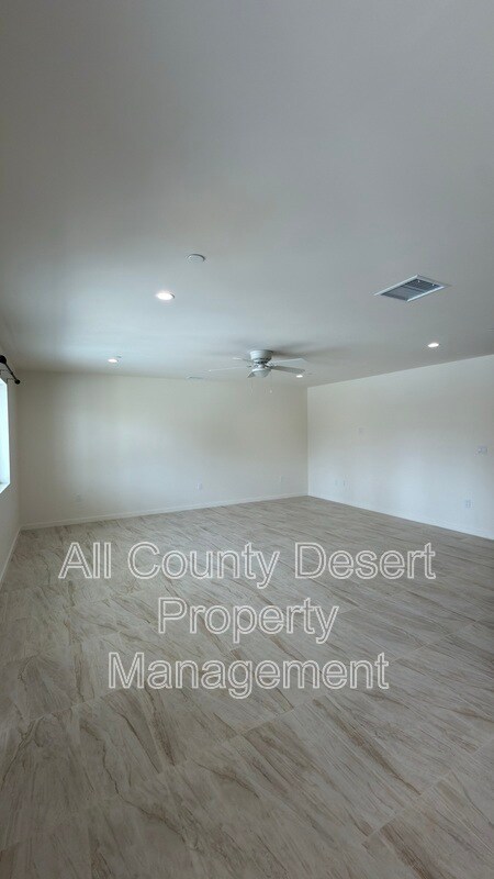 Building Photo - 517 S Mountain View Dr