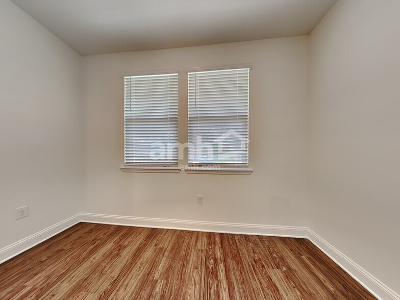 Building Photo - 2987 Hill Valley Ln