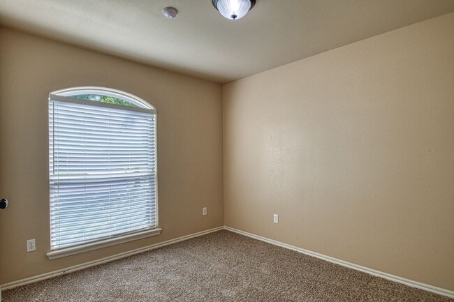 Building Photo - Beautiful Home in Central Norman!