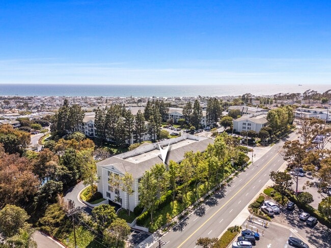 Primary Photo - Updated Versailles Condo in Newport Beach