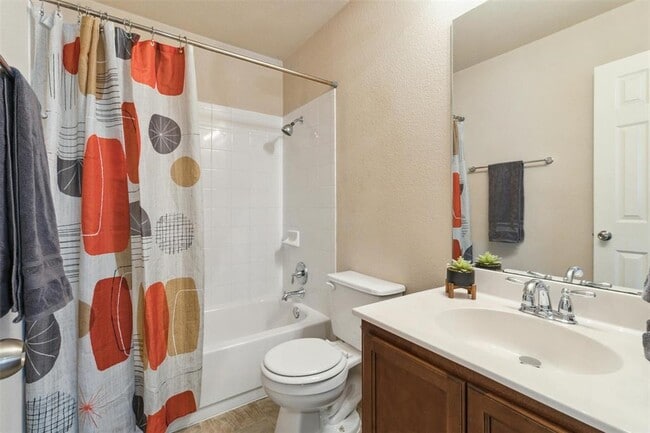 Building Photo - 1600 Sugarberry Ln