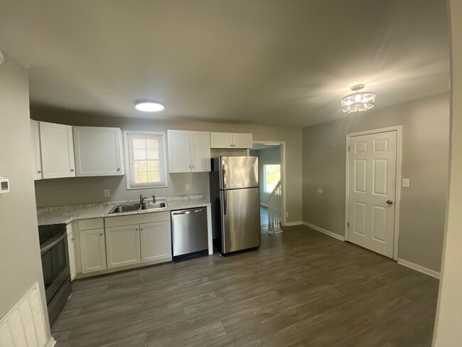 Building Photo - Single Family Home