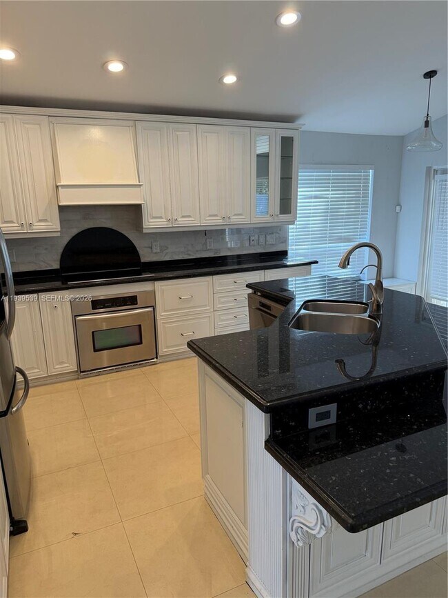 Building Photo - 1552 NW 135th Ave