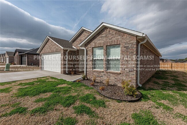 Building Photo - 712 Picard Ave