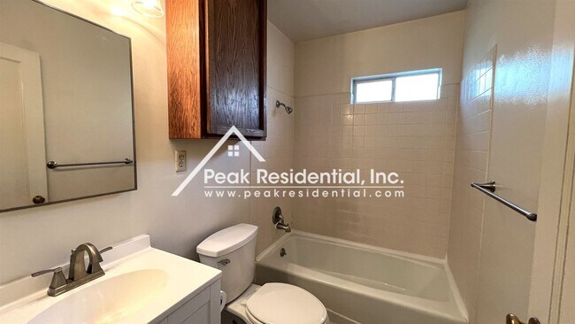 Building Photo - 3 br, 1 bath House - 2373 Anita Ave