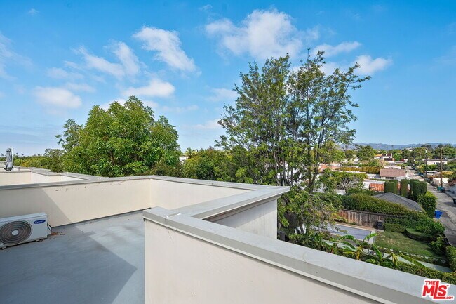 Building Photo - 1107 Princeton St