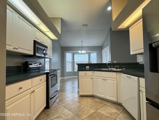 Building Photo - 9841 Staple Inn Ct