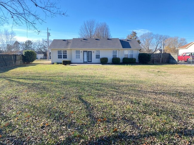 Building Photo - For Lease - 3 Bed, 2 Bath, 1338sqft home in Lebanon