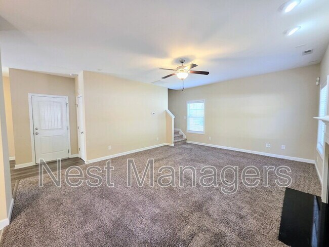 Building Photo - 389 Roanoke Dr