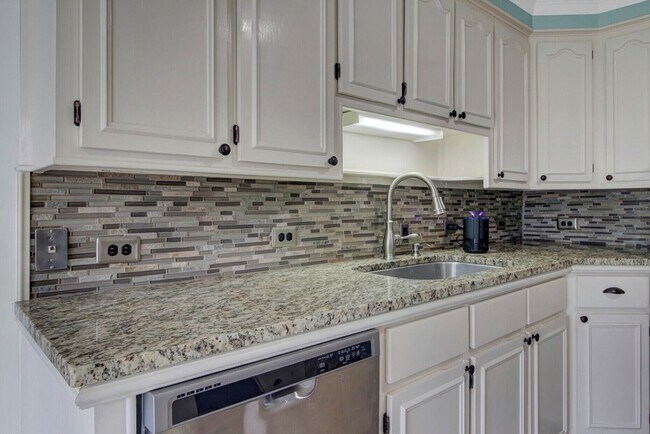 Building Photo - 8000 Eberly Ave