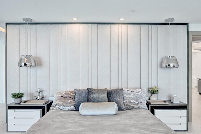 Building Photo - 701 N Fort Lauderdale Beach Blvd