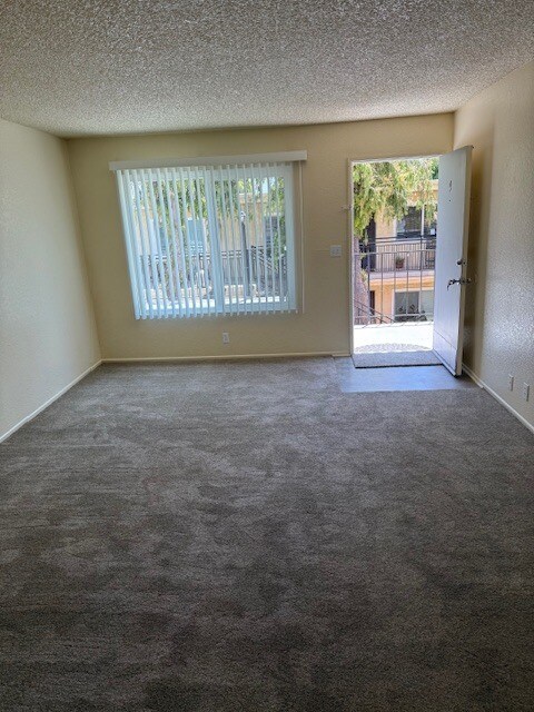 Building Photo - 162 S Linda Way