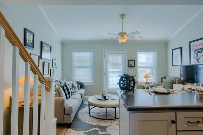 Building Photo - FURNISHED OFF-SEASON MONTHLY RENTAL-STARTI...