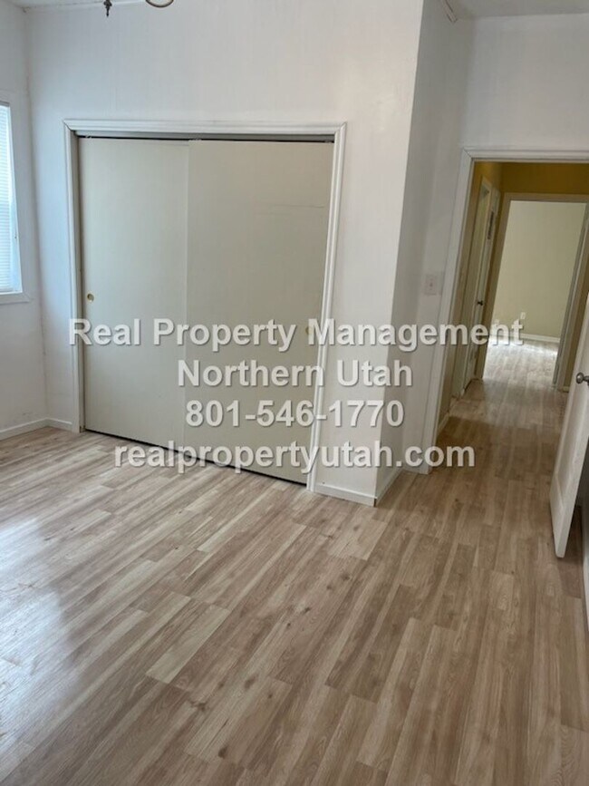 Building Photo - 2 Bedroom 1 Bathroom Ogden Home Available