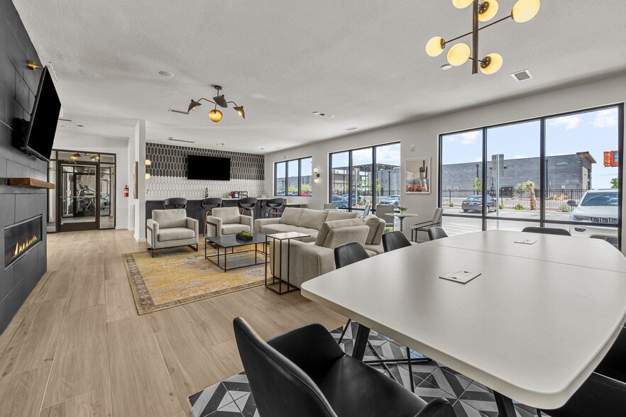 Primary Photo - Desert Commons East