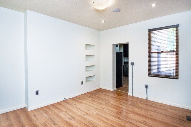 Building Photo - 92 S 24th St