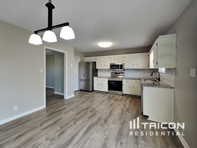Building Photo - 102 Amelia Ct