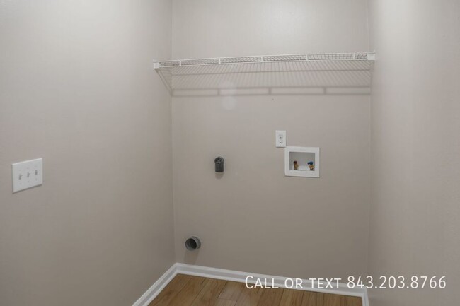 Building Photo - 9990 Hallsford Dr