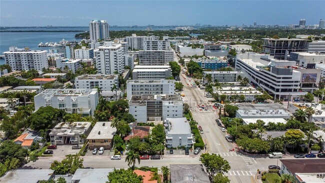 Building Photo - 1580 West Dr