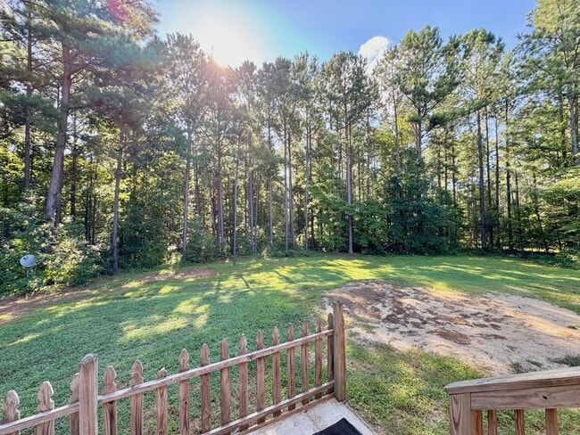 Building Photo - The Home You’ve Been Searching For!