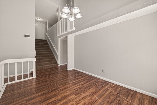 Building Photo - 1806 Foxlake Dr