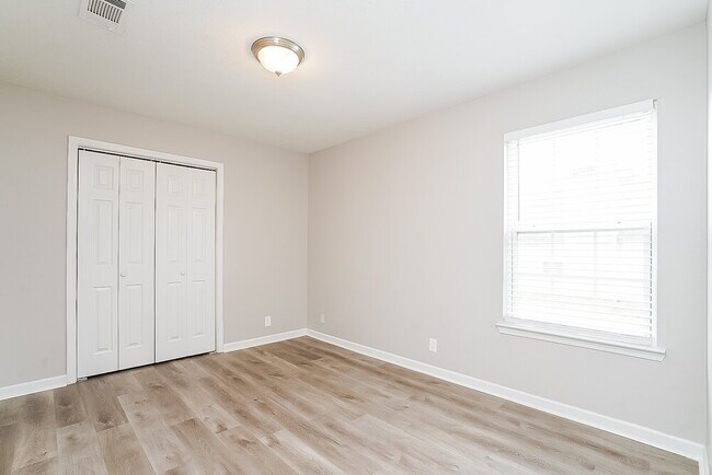 Building Photo - 1205 Hartfield Ct