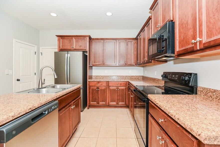 Building Photo - 522 Broughton Dr