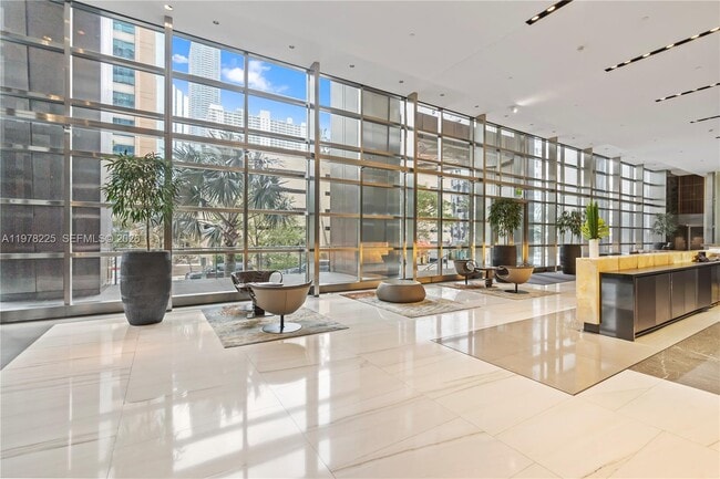 Building Photo - 1425 Brickell Ave