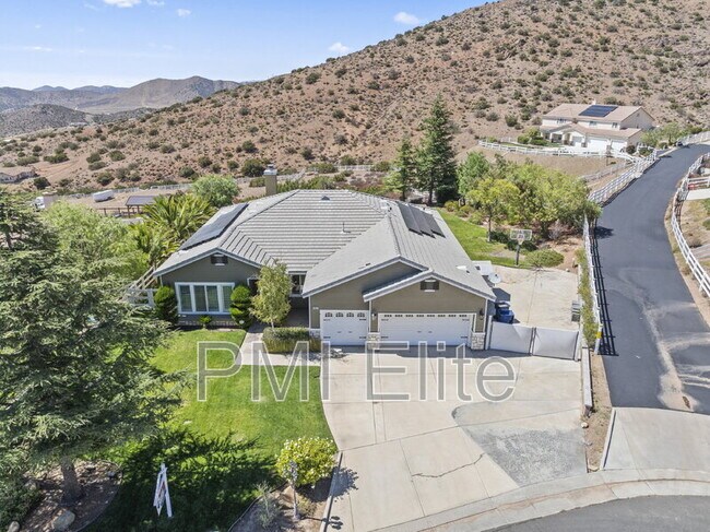 Building Photo - 34677 Desert Rd