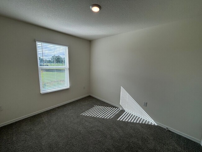 Building Photo - 8243 SW 67th Ave