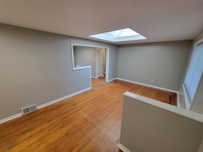 Building Photo - 137 Rosemont Dr