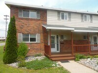 Building Photo - 3 bedroom, 1.5 Bath Townhouse in Villages ...