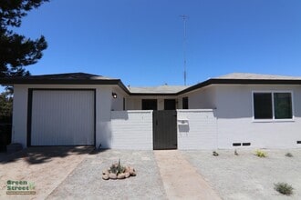 Building Photo - 2974 Maple Ct