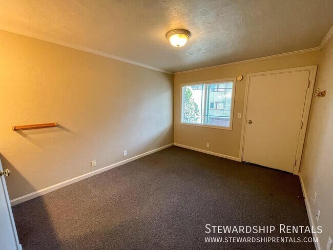 Building Photo - 1827 Harris St