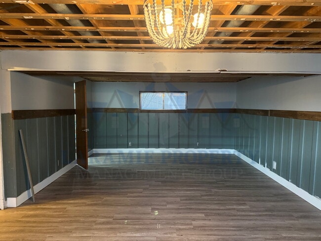 Building Photo - 3 Bedroom Home