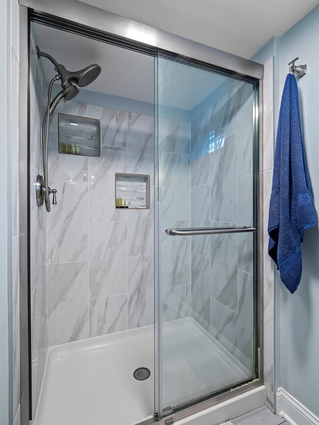 Building Photo - 32414 Lake Rd