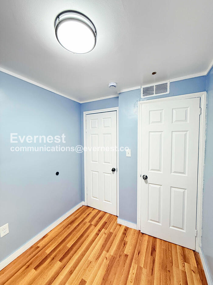 Building Photo - 8640 Chalmers Ave