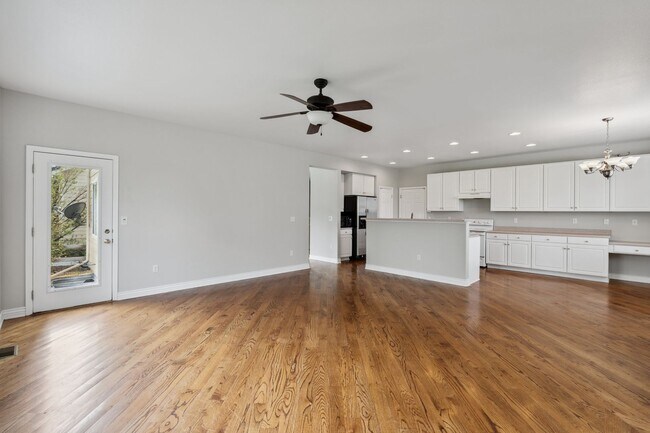Building Photo - Fantastic 4 Bed with Office in The Farm