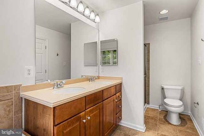 Building Photo - 129 Hearth Ct