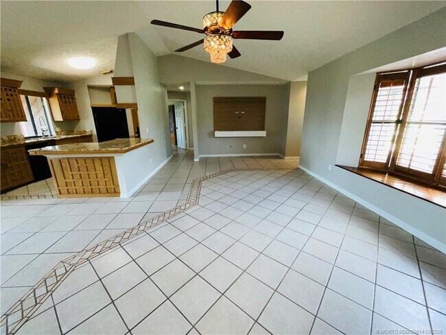 Building Photo - 1634 SW Gemini Ln