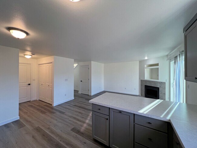 Building Photo - 16241-16243 Curry Ct SE