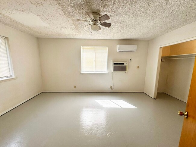 Building Photo - 107 Logan Dr